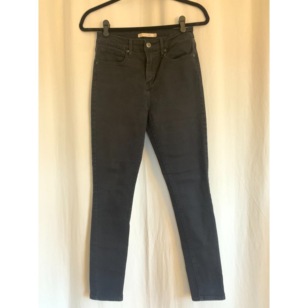 Levi’s 721 High Rise Black Skinny Jeans Size 28